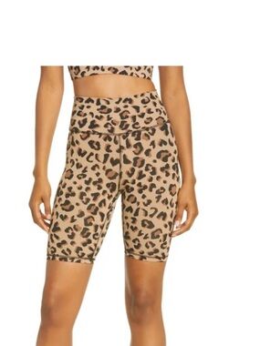 High-Waist Leopard Print Workout Shorts 🐆🖤